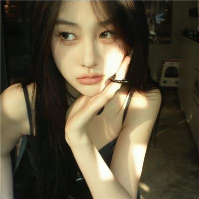 游艇藏春